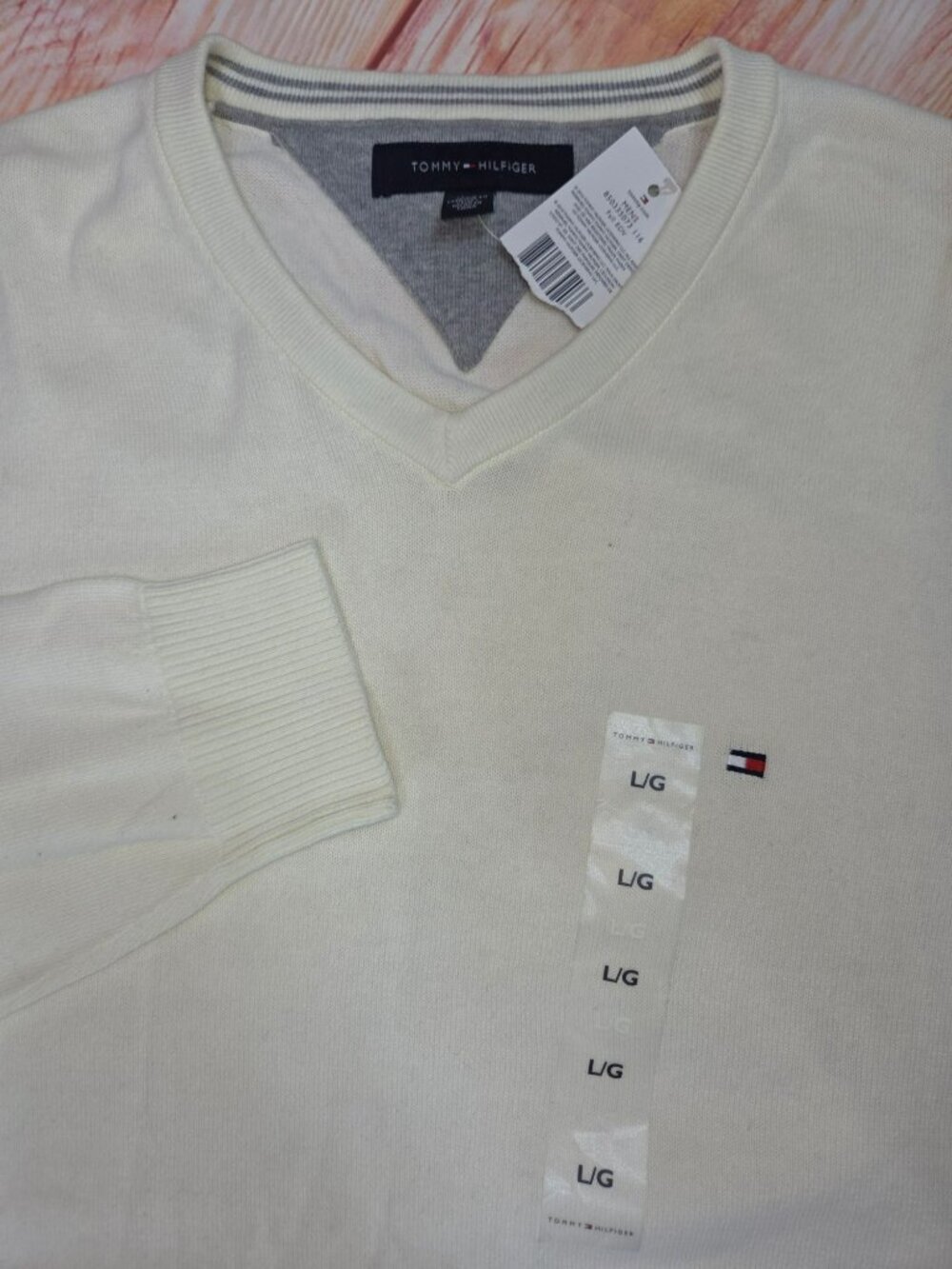 Tommy Hilfiger Mens Ivory V-Neck Sweater Large NWT